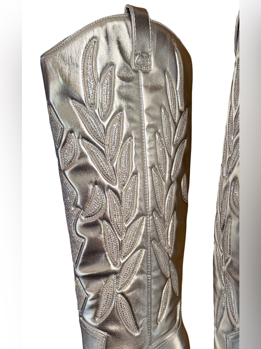 Steve Madden NWT Kinzee Quilted Metallic
Silver Heeled Cowboy Boots (SH458) - Picture 3 of 12